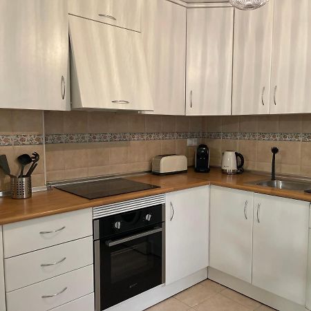 Three Bedroom Apartment With Pool In Торрев'єха Екстер'єр фото