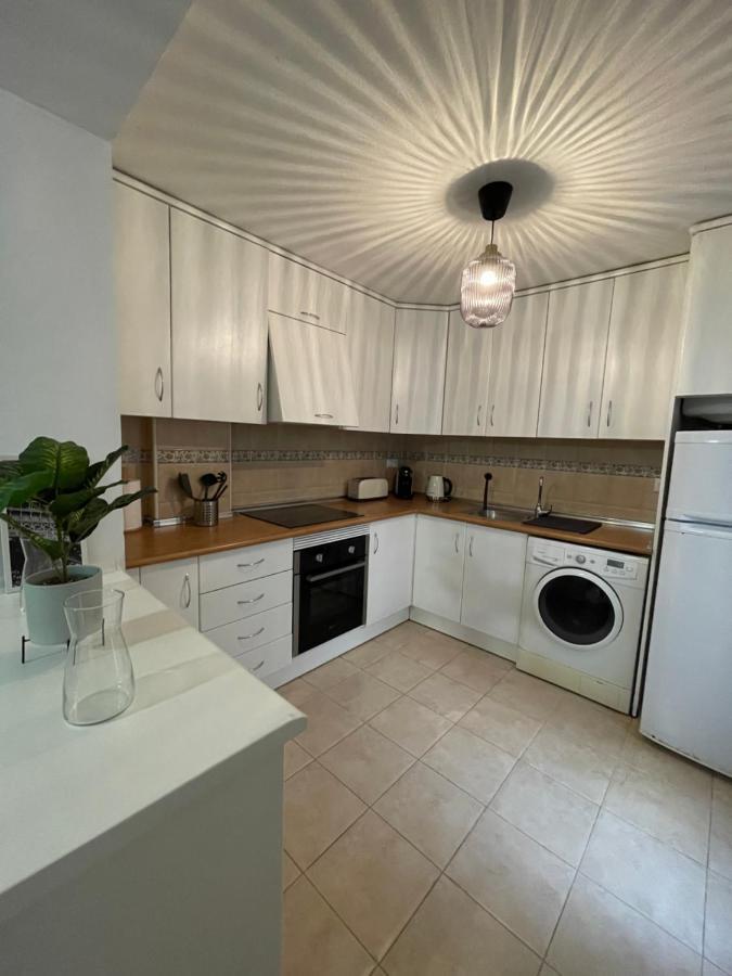 Three Bedroom Apartment With Pool In Торрев'єха Екстер'єр фото